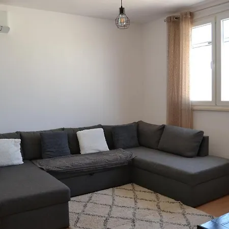 Cherry Apartment